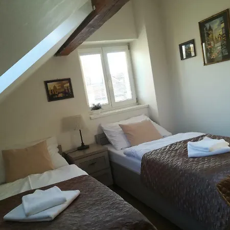 Anenska 5 *